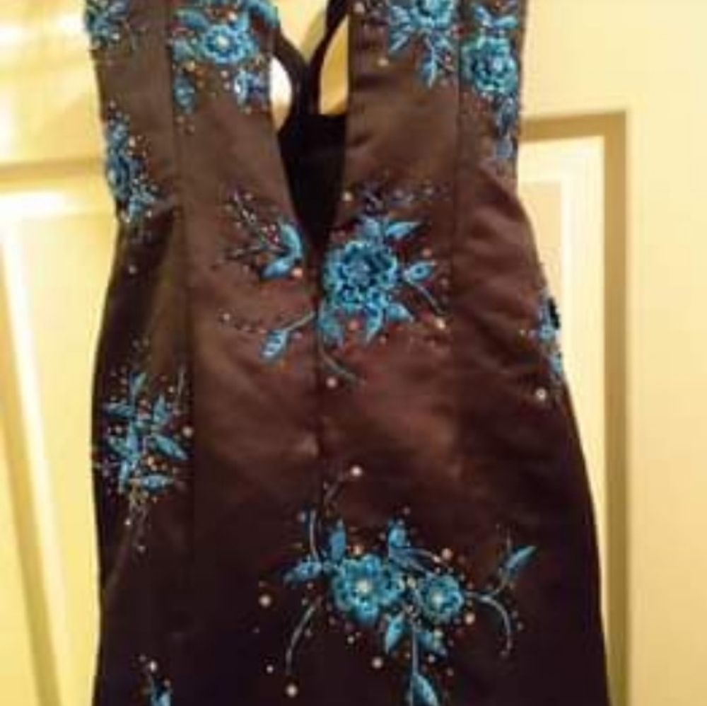 Three dresses - Picture 6 of 15